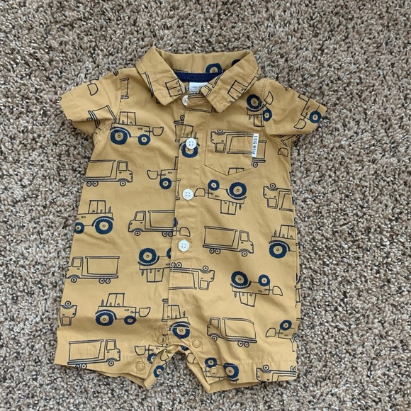 •Romper Lot• - Picture 4 of 4